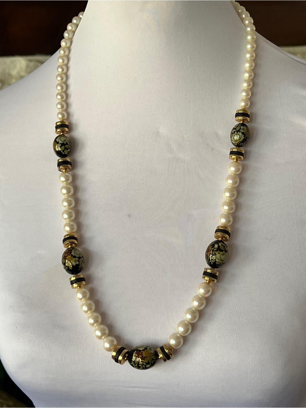 Vintage Japanese Faux White Pearls Black Rose Flower Enamel Necklace